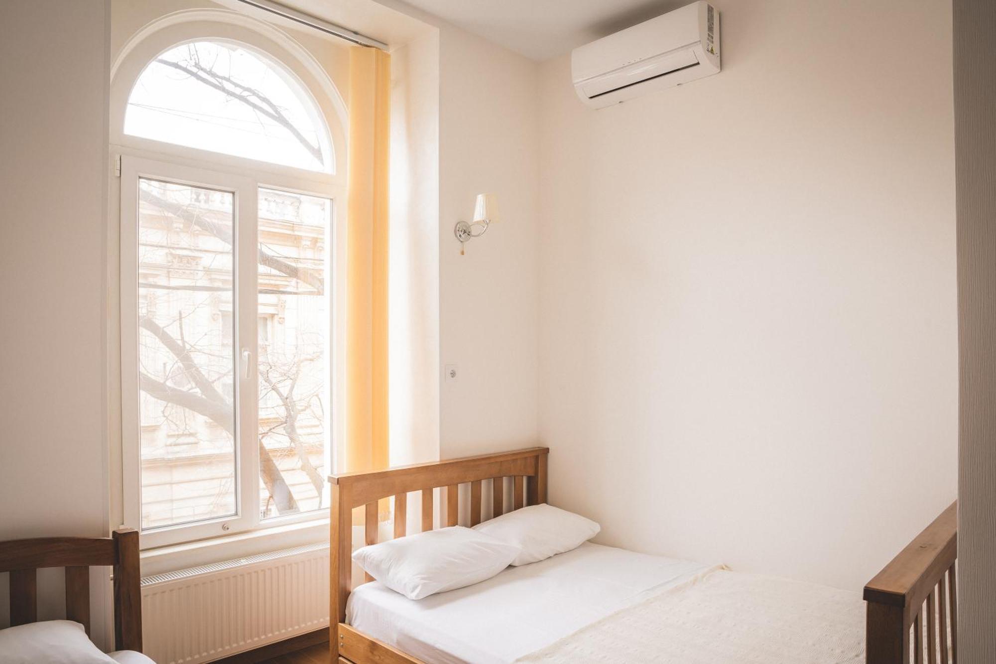 Hh Hotel Tbilisi Bagian luar foto