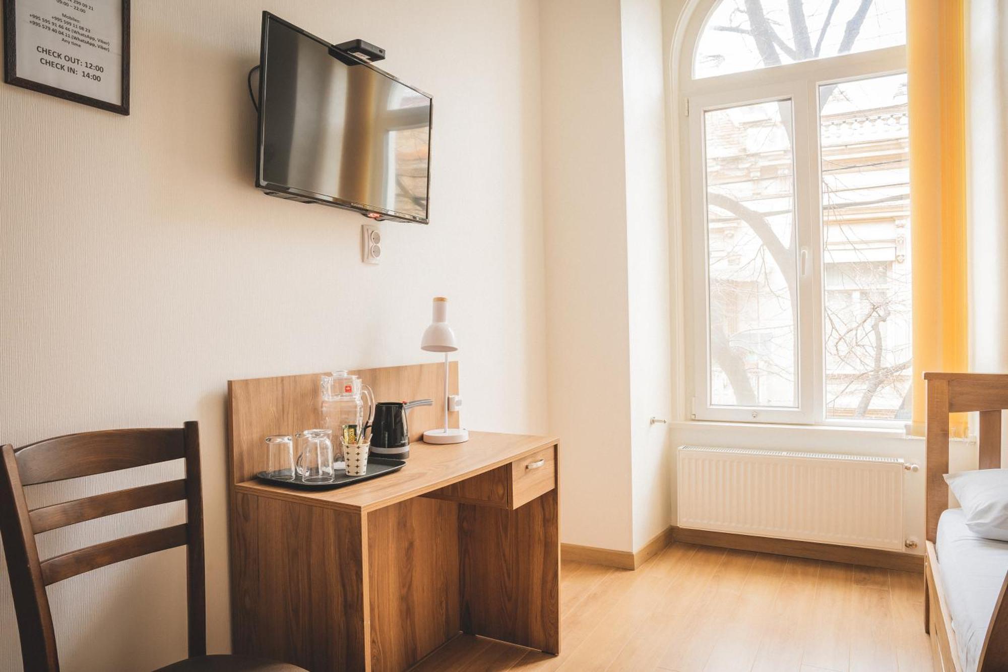 Hh Hotel Tbilisi Bagian luar foto