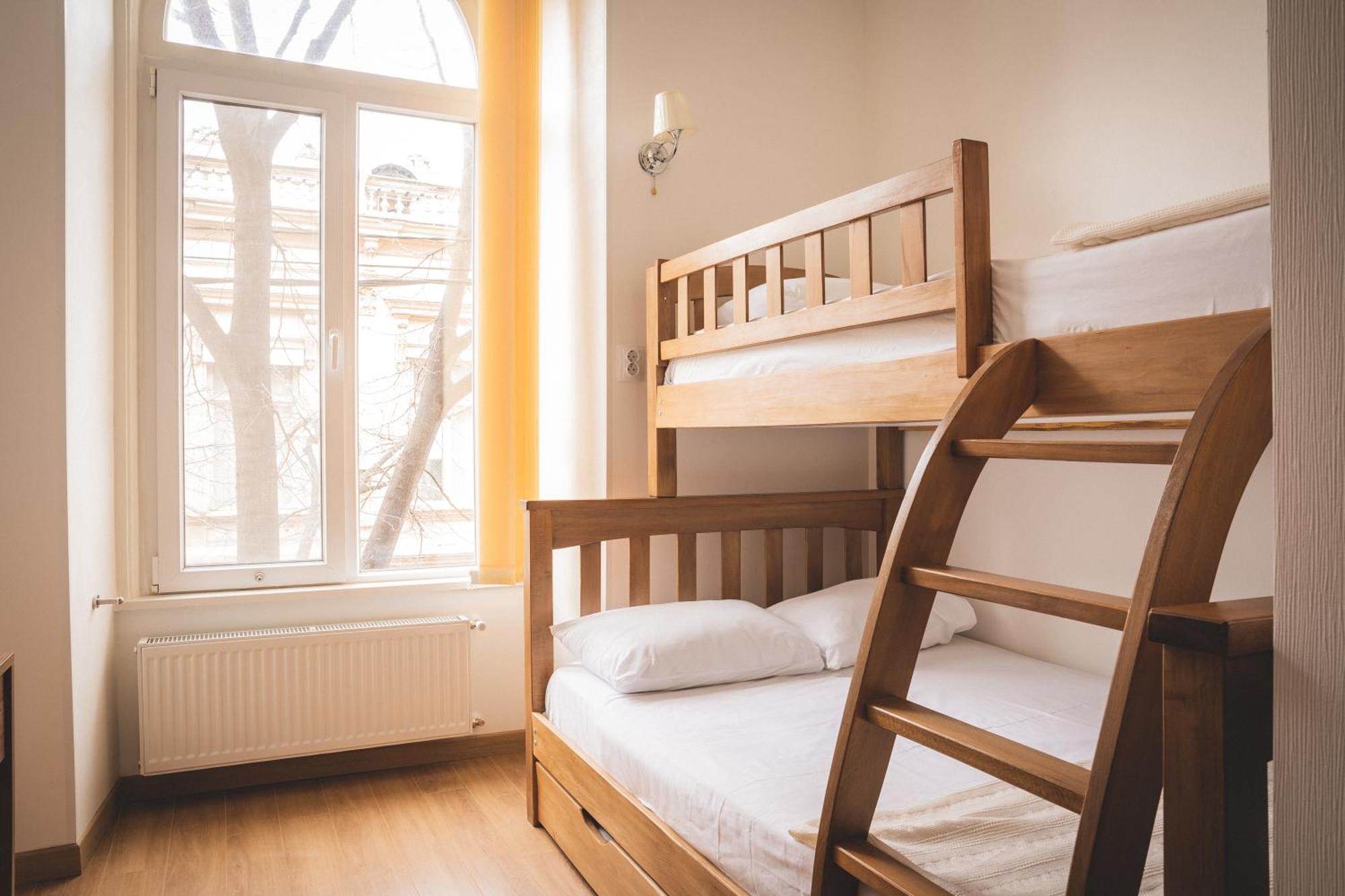 Hh Hotel Tbilisi Bagian luar foto
