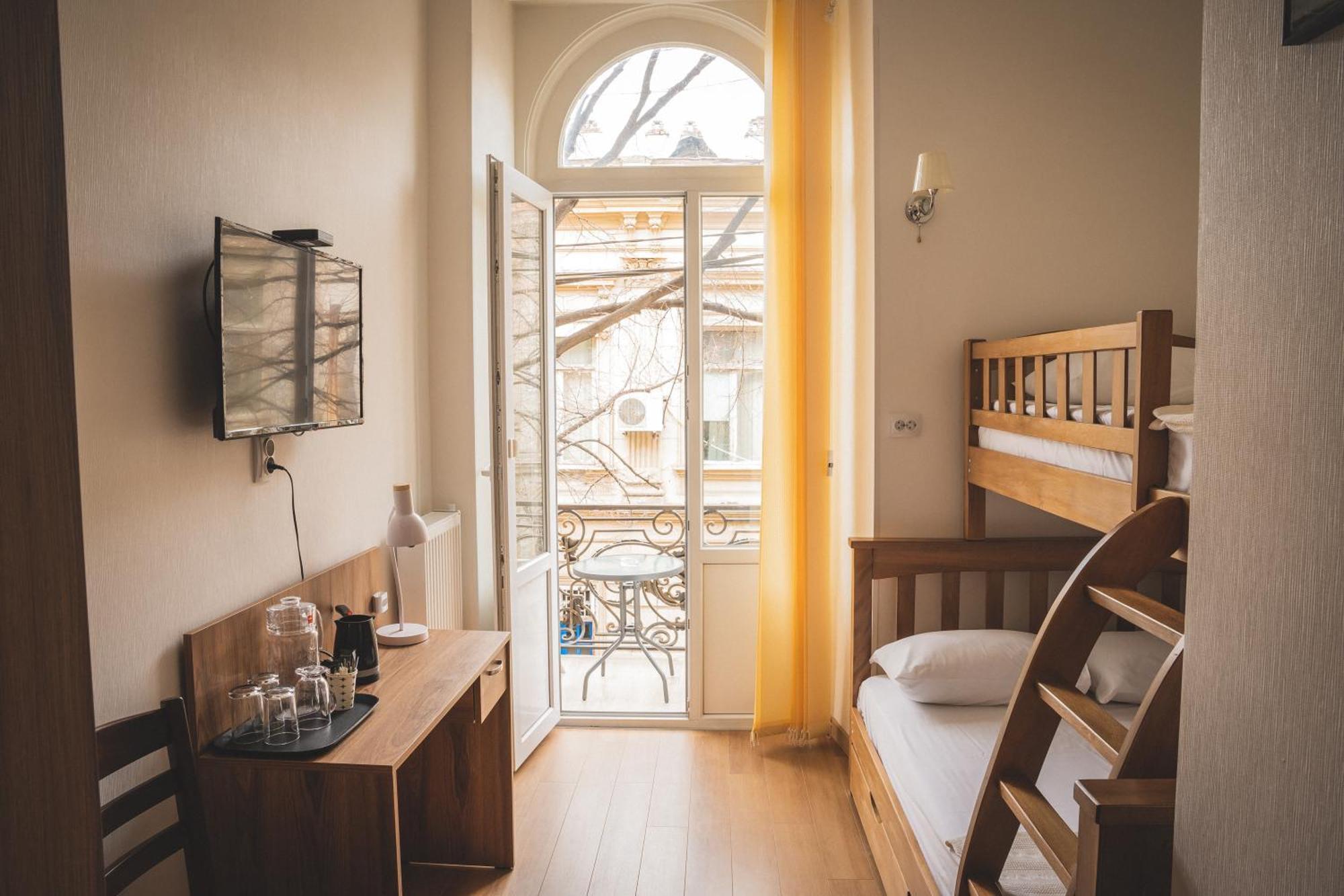 Hh Hotel Tbilisi Bagian luar foto